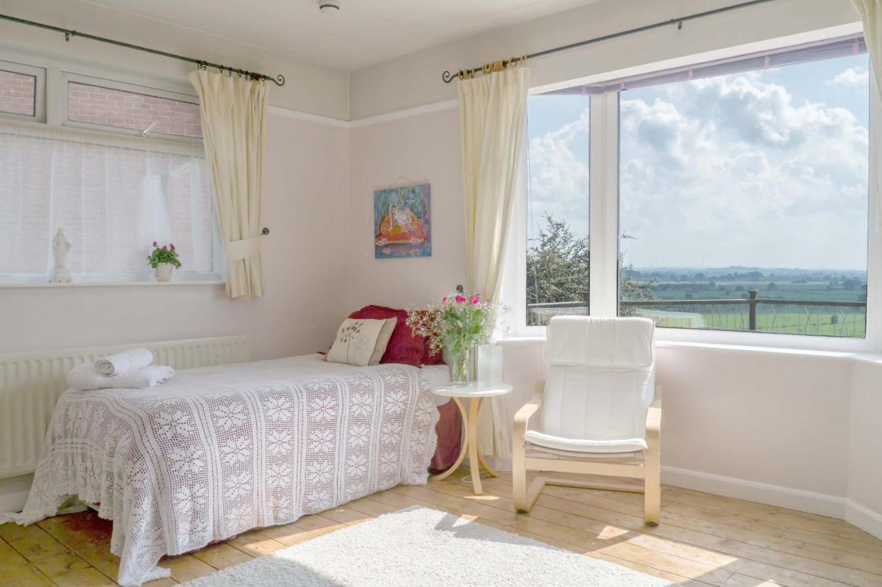 Healing Waters Sanctuary For Exclusive Private Hire And Self Catering Board, Vegetarian, Alcohol & Wifi Free Retreat In Гластонбери Экстерьер фото