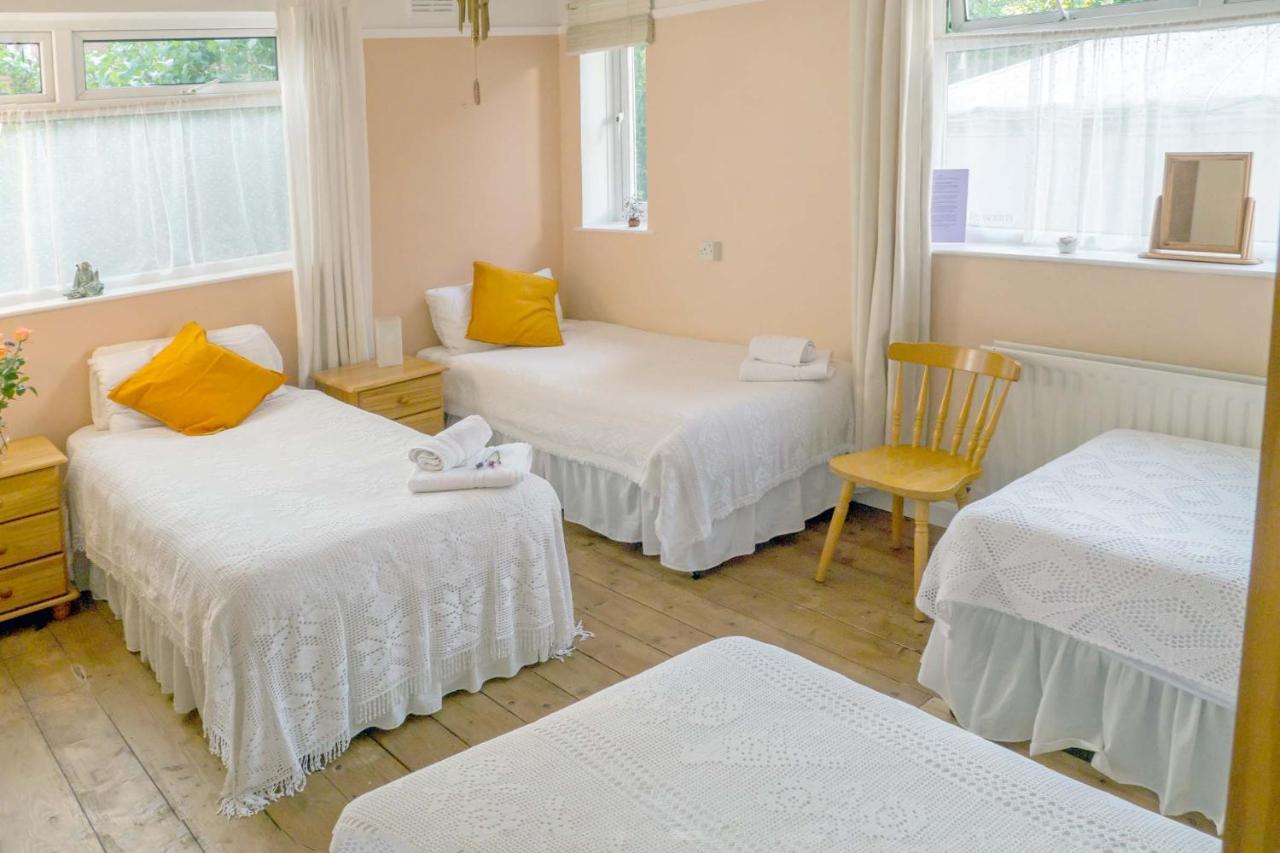 Healing Waters Sanctuary For Exclusive Private Hire And Self Catering Board, Vegetarian, Alcohol & Wifi Free Retreat In Гластонбери Экстерьер фото