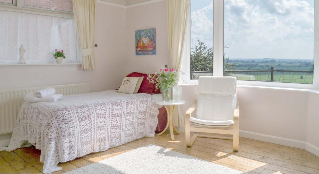 Healing Waters Sanctuary For Exclusive Private Hire And Self Catering Board, Vegetarian, Alcohol & Wifi Free Retreat In Гластонбери Экстерьер фото