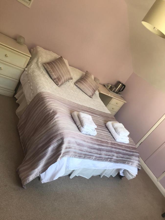 Healing Waters Sanctuary For Exclusive Private Hire And Self Catering Board, Vegetarian, Alcohol & Wifi Free Retreat In Гластонбери Экстерьер фото