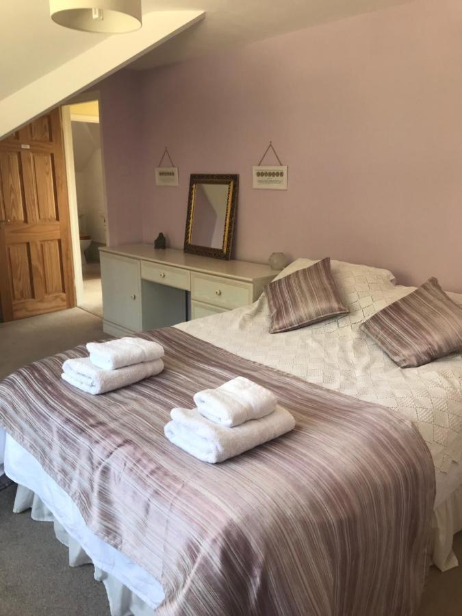 Healing Waters Sanctuary For Exclusive Private Hire And Self Catering Board, Vegetarian, Alcohol & Wifi Free Retreat In Гластонбери Экстерьер фото